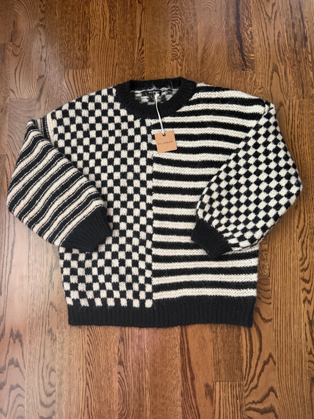 Blu Pepper Black & White Checkerboard Stripe Crewneck Sweater large